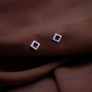 Stud earrings 9